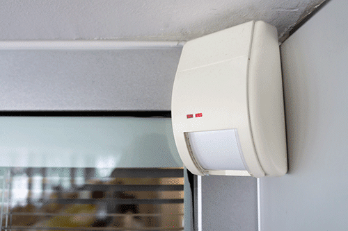 Benefits of a wired vs wireless security system